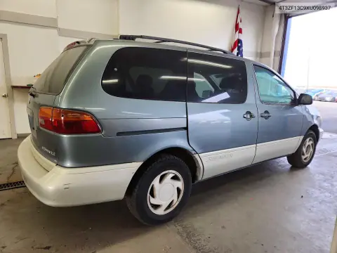 1999 Toyota Sienna VIN 4T3ZF13C9XU098937 фото 3