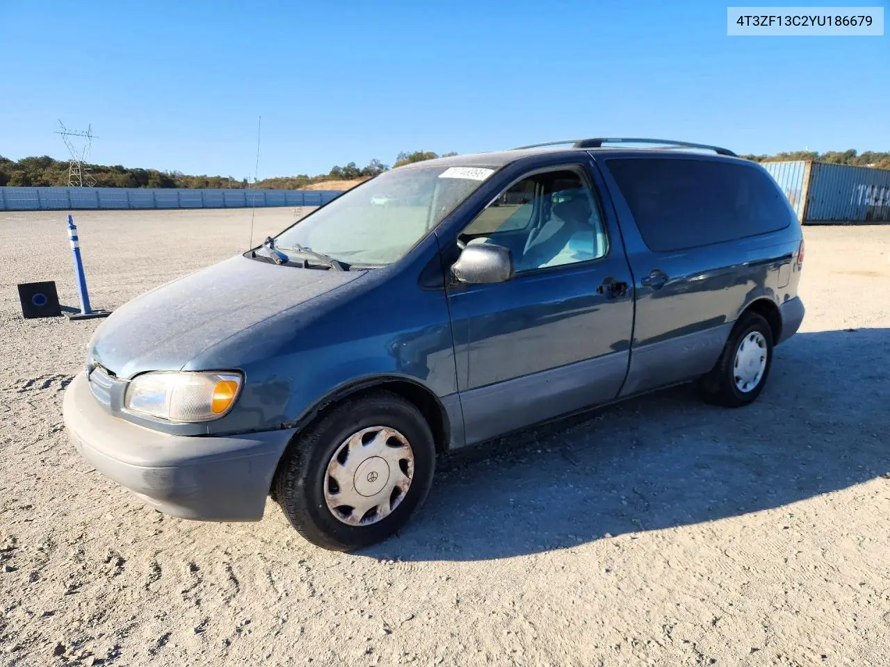 4T3ZF13C2YU186679 Toyota Sienna 2000 — повреждение Вандализм, фото до ремонта