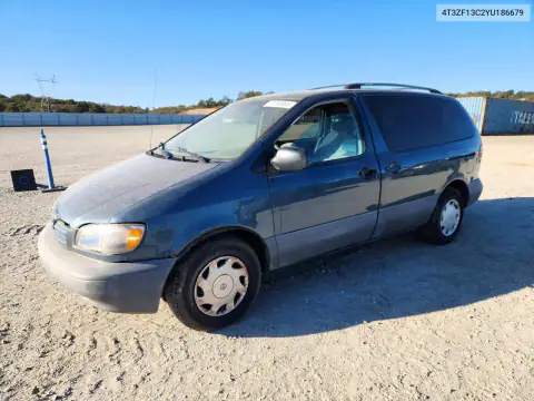 4T3ZF13C2YU186679 — 2000 Toyota Sienna, Вандализм, фото до ремонта