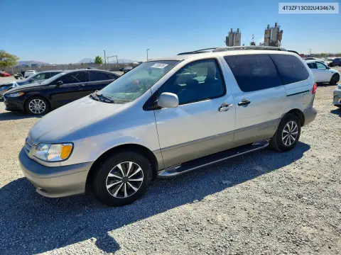 4T3ZF13C02U434676 — 2002 Toyota Sienna, Сторона, фото до ремонта
