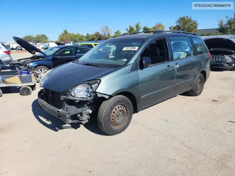 5TDZA23C74S066070 — 2004 Toyota Sienna, Передняя часть, фото до ремонта