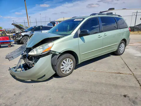 5TDZA23C66S467323 — 2006 Toyota Sienna, Передняя часть (Front End), фото до ремонта