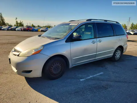 5TDZK23C59S252839 — 2009 Toyota Sienna, Передняя часть, фото до ремонта