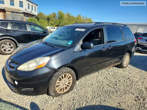5TDBK23C89S026506 — 2009 Toyota Sienna, Передняя часть, фото до ремонта