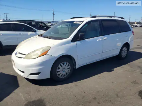 5TDZK23C89S253001 — 2009 Toyota Sienna, Передняя часть, фото до ремонта