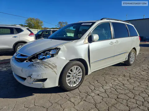 5TDYK4CC5AS311254 — 2010 Toyota Sienna, Передняя часть, фото до ремонта