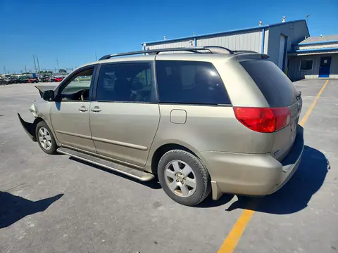 2010 Toyota Sienna Le 7-Passenger VIN 5TDKK4CC9AS299146 фото 2