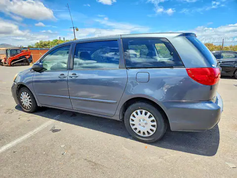2010 TOYOTA SIENNA VIN 5TDKK4CC3AS325577 фото 2