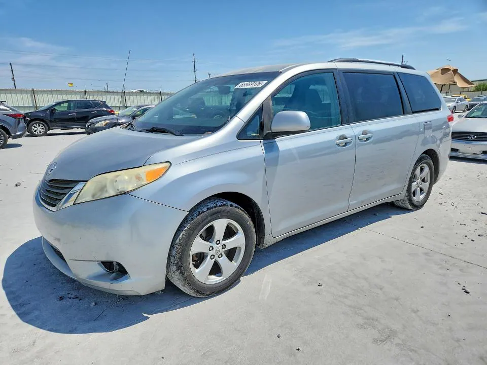 2011 TOYOTA SIENNA VIN 5TDKK3DC8BS165805 фото 1
