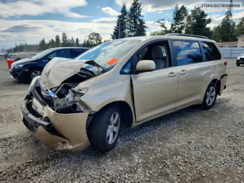 5TDKK3DC7BS088098 — 2011 Toyota Sienna, Передняя часть, фото до ремонта