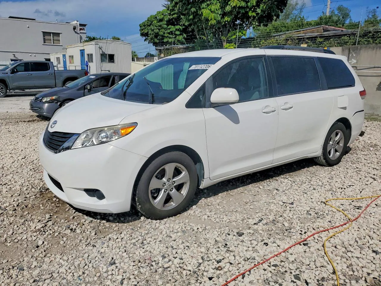 2011 Toyota Sienna Le VIN 5TDKK3DC4BS061473 фото 1