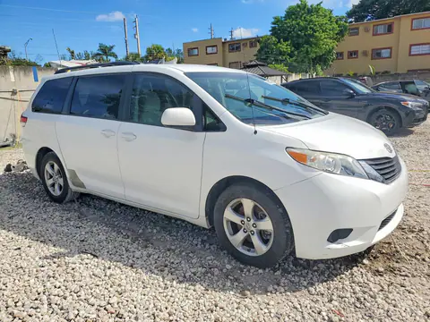 2011 Toyota Sienna Le VIN 5TDKK3DC4BS061473 фото 4