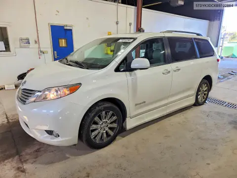 5TDYK3DCXBS122884 — 2011 Toyota Sienna, Сторона, фото до ремонта