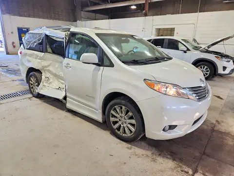 2011 Toyota Sienna Limited 7-Passenger VIN 5TDYK3DCXBS122884 фото 4