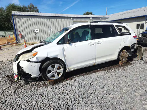 2011 Toyota Sienna Le VIN 5TDKK3DC5BS011102 фото 1