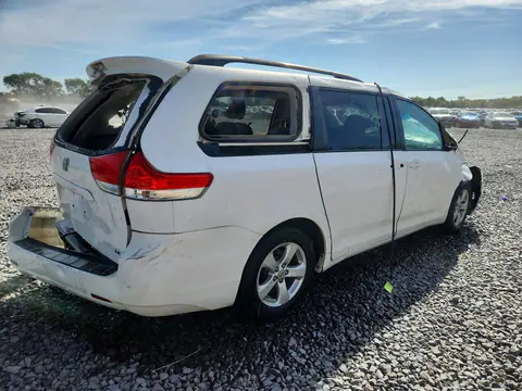 2011 Toyota Sienna Le VIN 5TDKK3DC5BS011102 фото 3