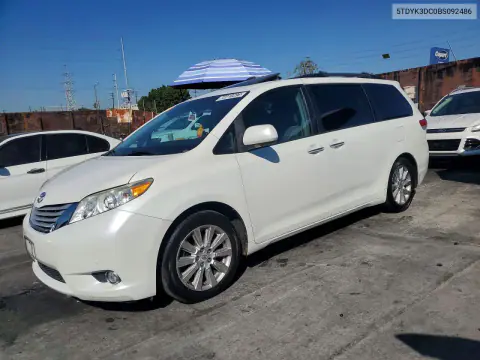 5TDYK3DC0BS092486 — 2011 Toyota Sienna, Мелкие вмятины и царапины, фото до ремонта