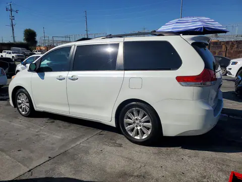 2011 Toyota Sienna Limited 7-Passenger VIN 5TDYK3DC0BS092486 фото 2