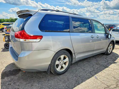 2012 TOYOTA SIENNA VIN 5TDKK3DC8CS196649 фото 3