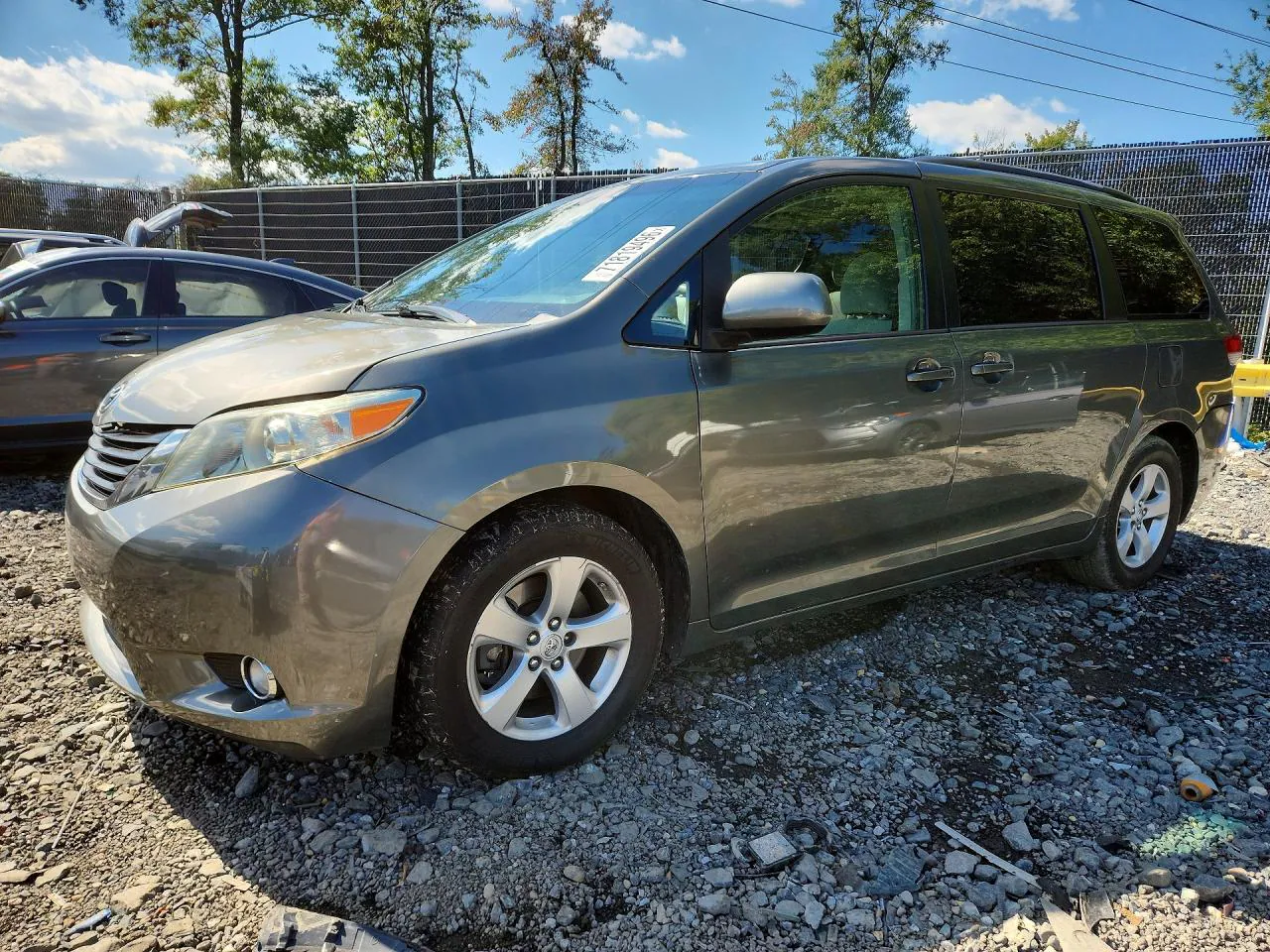 2013 Toyota Sienna Le VIN 5TDKK3DC7DS339219 фото 1