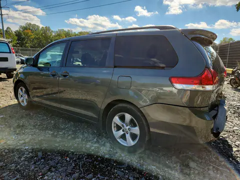 2013 Toyota Sienna Le VIN 5TDKK3DC7DS339219 фото 2