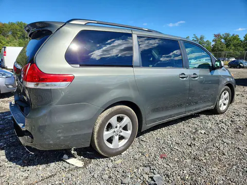 2013 Toyota Sienna Le VIN 5TDKK3DC7DS339219 фото 3