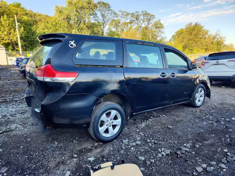 2013 Toyota Sienna L 7-Passenger VIN 5TDZK3DCXDS289771 фото 3