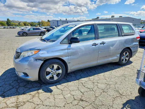 5TDZK3DC5ES464249 — 2014 Toyota Sienna, Передняя часть (Front End), фото до ремонта
