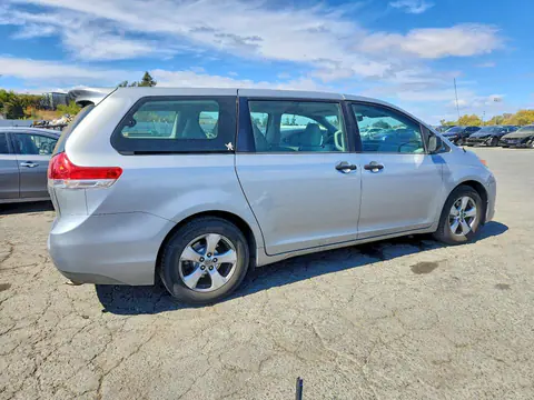 2014 Toyota Sienna VIN 5TDZK3DC5ES464249 фото 3