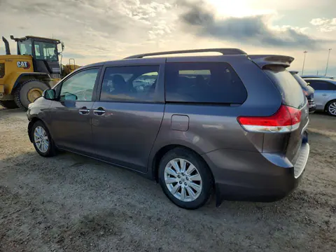 2014 Toyota Sienna VIN 5TDDK3DC3ES076768 фото 2
