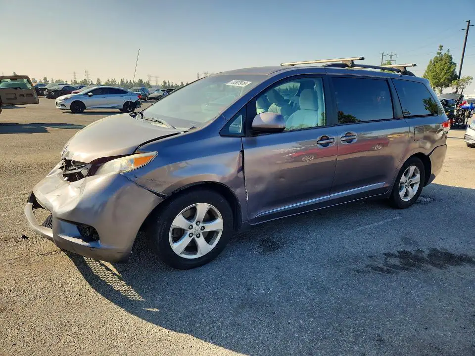 2014 Toyota Sienna VIN 5TDKK3DC2ES408433 фото 1