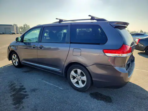 2014 Toyota Sienna VIN 5TDKK3DC2ES408433 фото 2