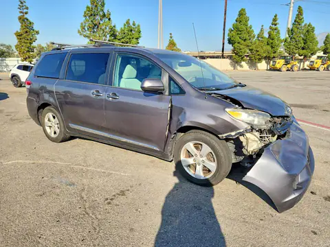 2014 Toyota Sienna VIN 5TDKK3DC2ES408433 фото 4