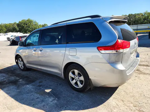 2014 Toyota Sienna Le VIN 5TDKK3DC4ES500353 фото 2