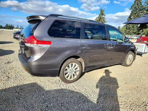 2014 Toyota Sienna VIN 5TDJK3DC8ES088918 фото 3