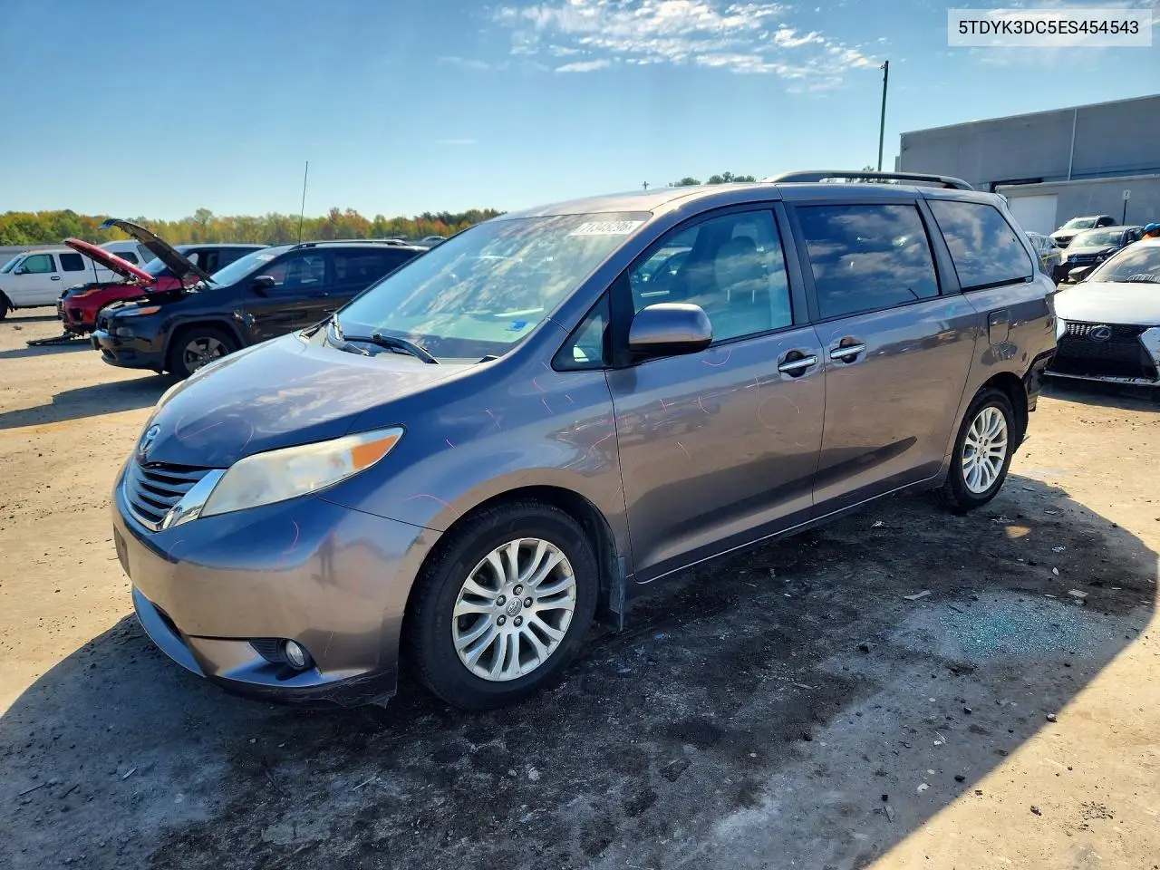5TDYK3DC5ES454543 Toyota Sienna 2014 — повреждение Задняя часть, фото до ремонта