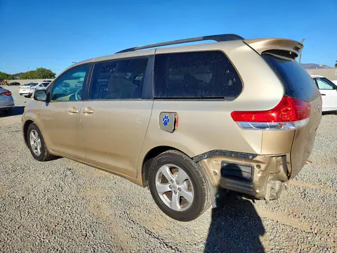 2014 Toyota Sienna VIN 5TDKK3DC8ES406895 фото 2