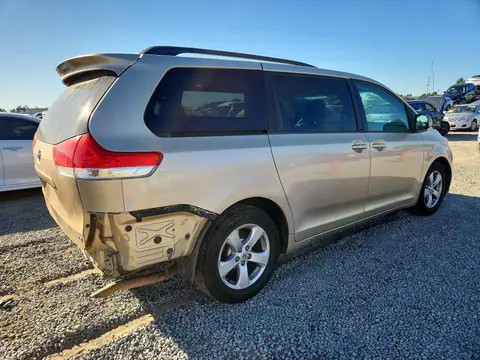 2014 Toyota Sienna VIN 5TDKK3DC8ES406895 фото 3
