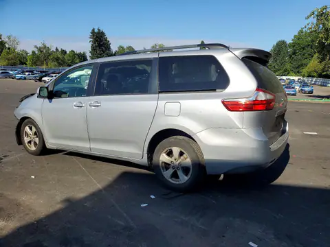 5TDKK3DC9FS587006 — 2015 Toyota Sienna, фото 2 с аукциона Copart 14.10.2026, Передняя часть