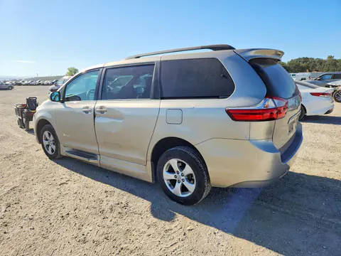 2015 Toyota Sienna VIN 5TDKK3DC0FS647707 фото 2