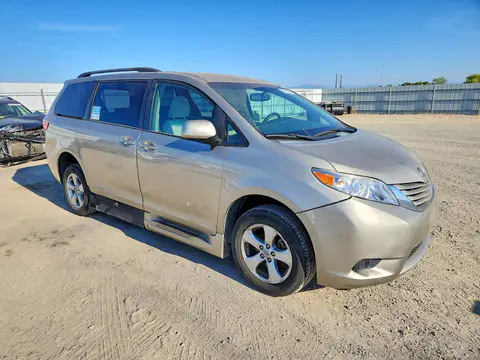 2015 Toyota Sienna VIN 5TDKK3DC0FS647707 фото 4