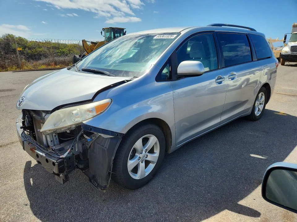 2015 Toyota Sienna VIN 5TDKK3DC2FS532140 фото 1