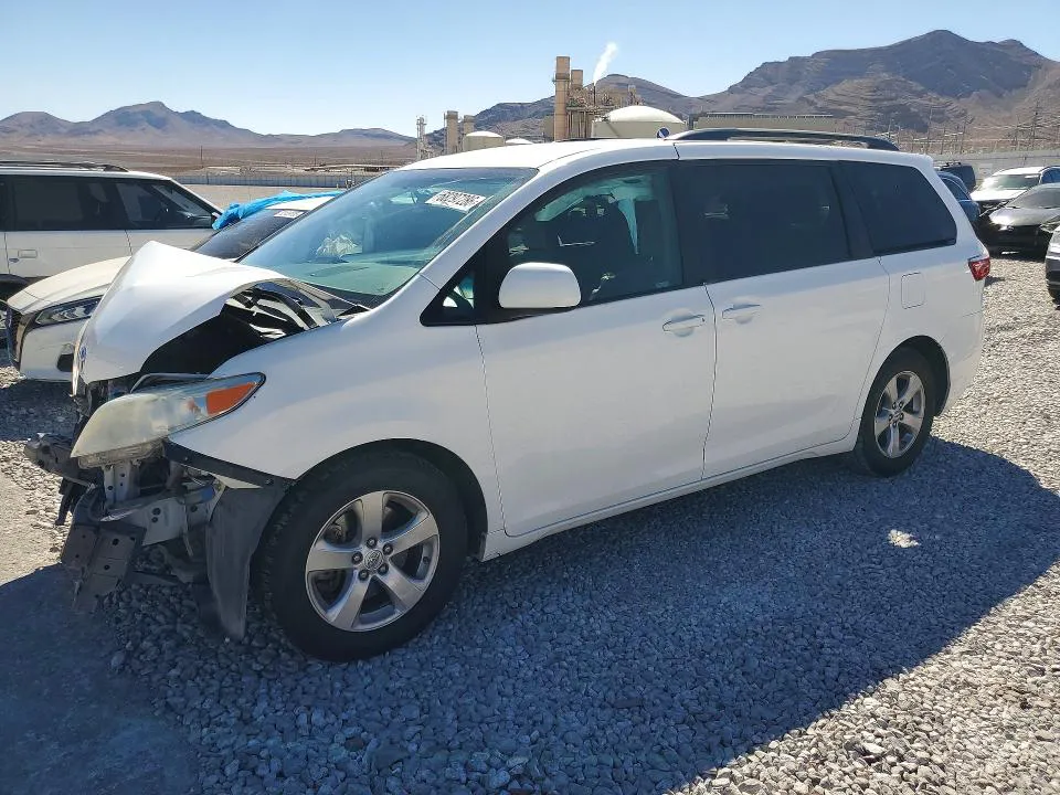 2015 Toyota Sienna VIN 5TDKK3DC4FS587317 фото 1