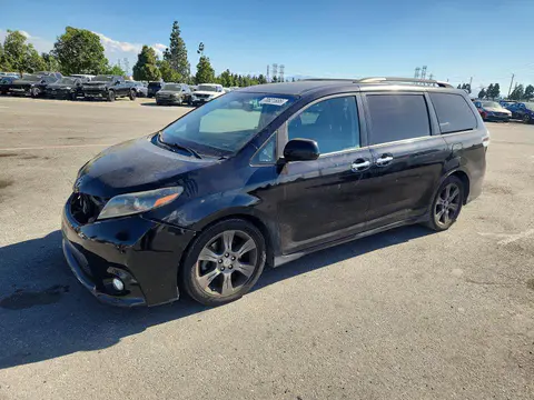 5TDXK3DC4FS657999 — 2015 Toyota Sienna, Передняя часть (Front End), фото до ремонта