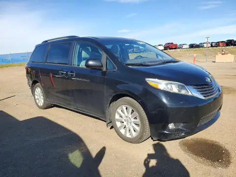 5TDDK3DCXFS101912 — 2015 Toyota Sienna, фото 4 с аукциона Copart 20.10.2026, Задняя часть