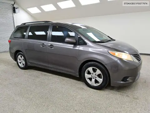 5TDKK3DC1FS577974 — 2015 Toyota Sienna, фото 4 с аукциона Copart 20.10.2026, Мелкие вмятины и царапины
