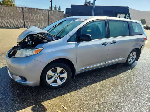 5TDZK3DC0GS736919 — 2016 Toyota Sienna, Передняя часть (Front End), фото до ремонта