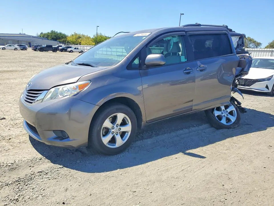 2016 Toyota Sienna VIN 5TDKK3DCXGS746603 фото 1