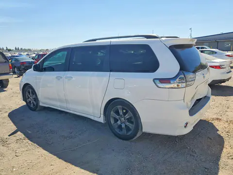 2016 Toyota Sienna VIN 5TDXK3DC1GS710207 фото 2