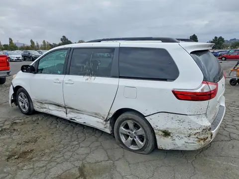 2016 Toyota Sienna VIN 5TDKK3DC6GS727563 фото 2